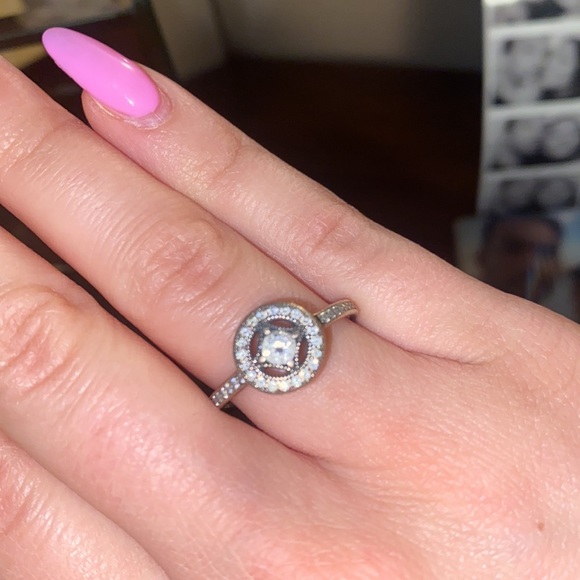 Pandora Ring! Size 8 - Picture 3 of 3